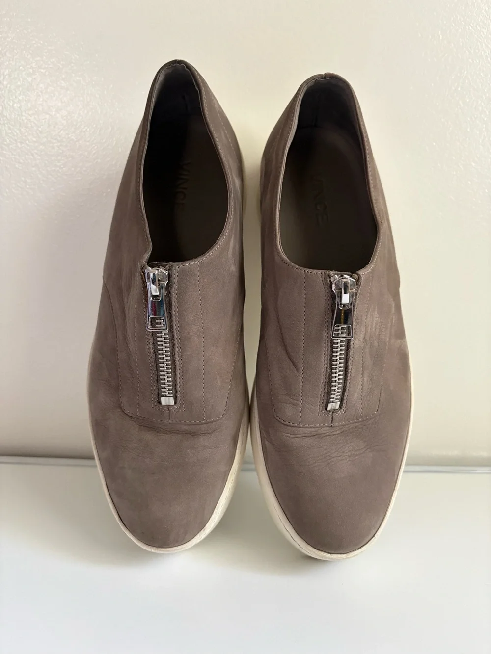 Vince Warner Taupe Grey Nubuck Leather Front Zip Platform Sneakers Size 8.5